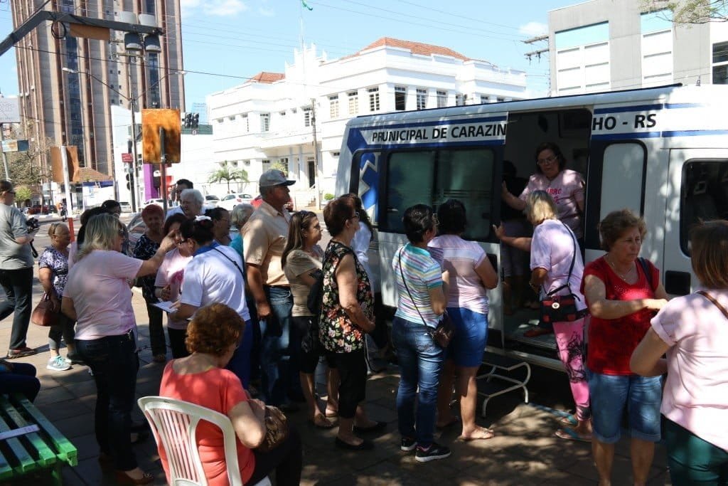 O auto exame é realizado na hora