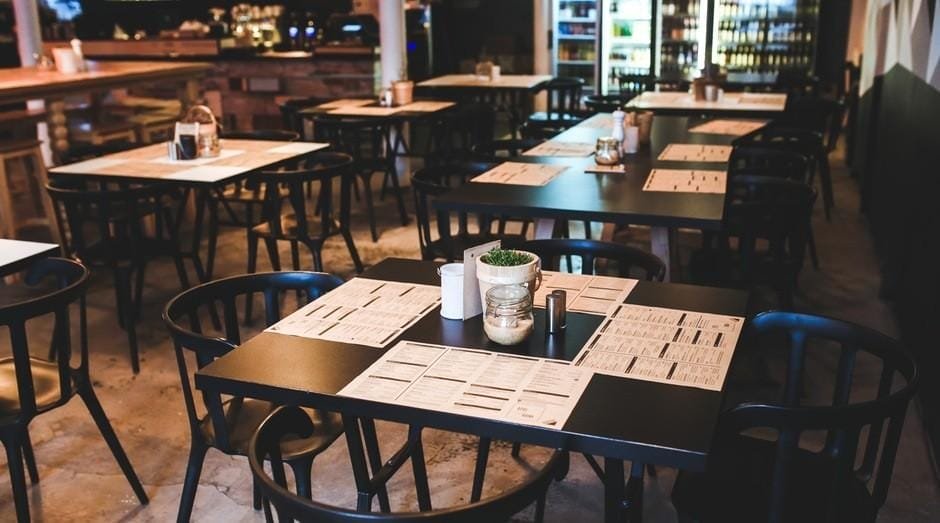 Com bandeira laranja, restaurantes e shoppings voltam a atender em Passo Fundo com série de restrições