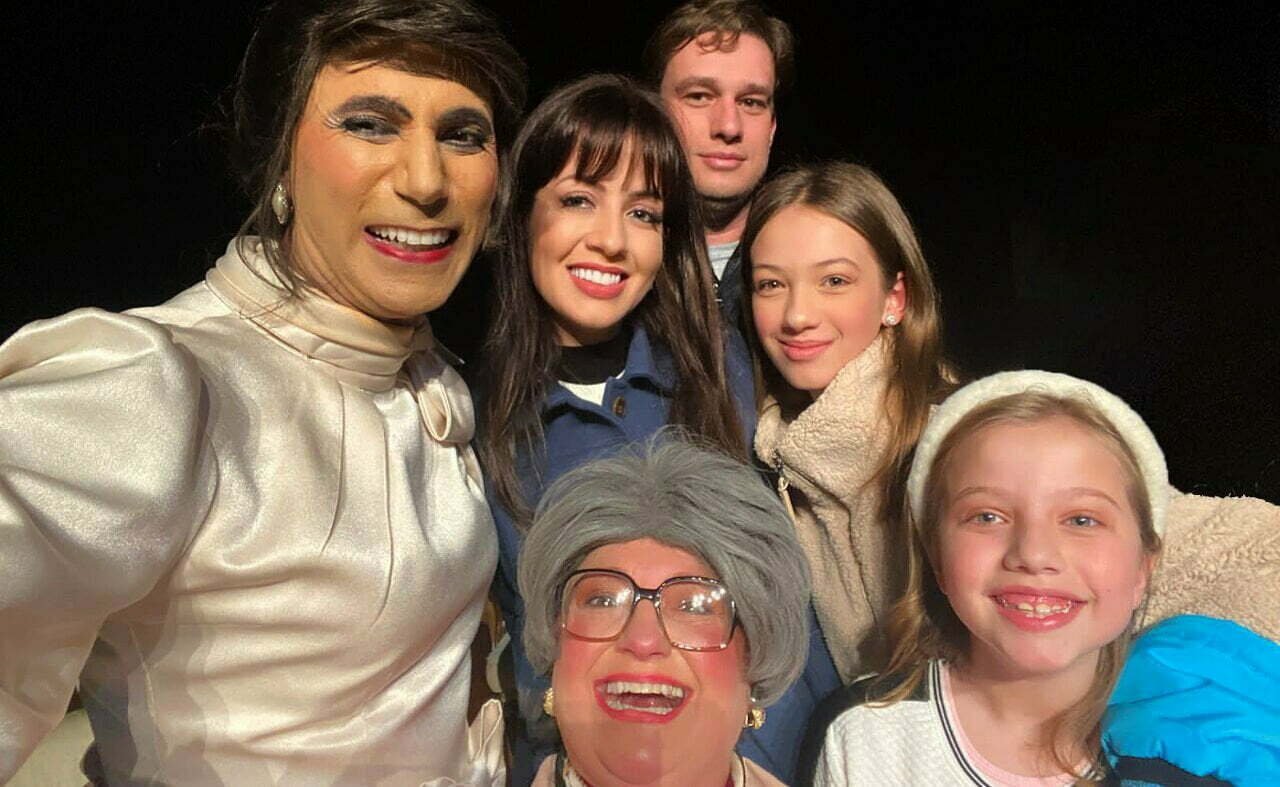 Marias prestigiam espetáculo das irmãs Pereira