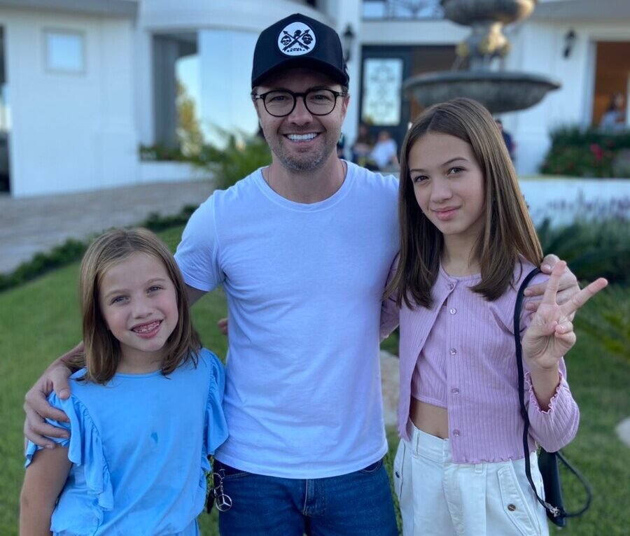 Filme “Segredos”, com Emiliano Ruschel e Danni Suzuki, que teve participação de Maria Antônia e Maria Gabi, estreia neste mês em Passo Fundo, Joinville e Rio de Janeiro