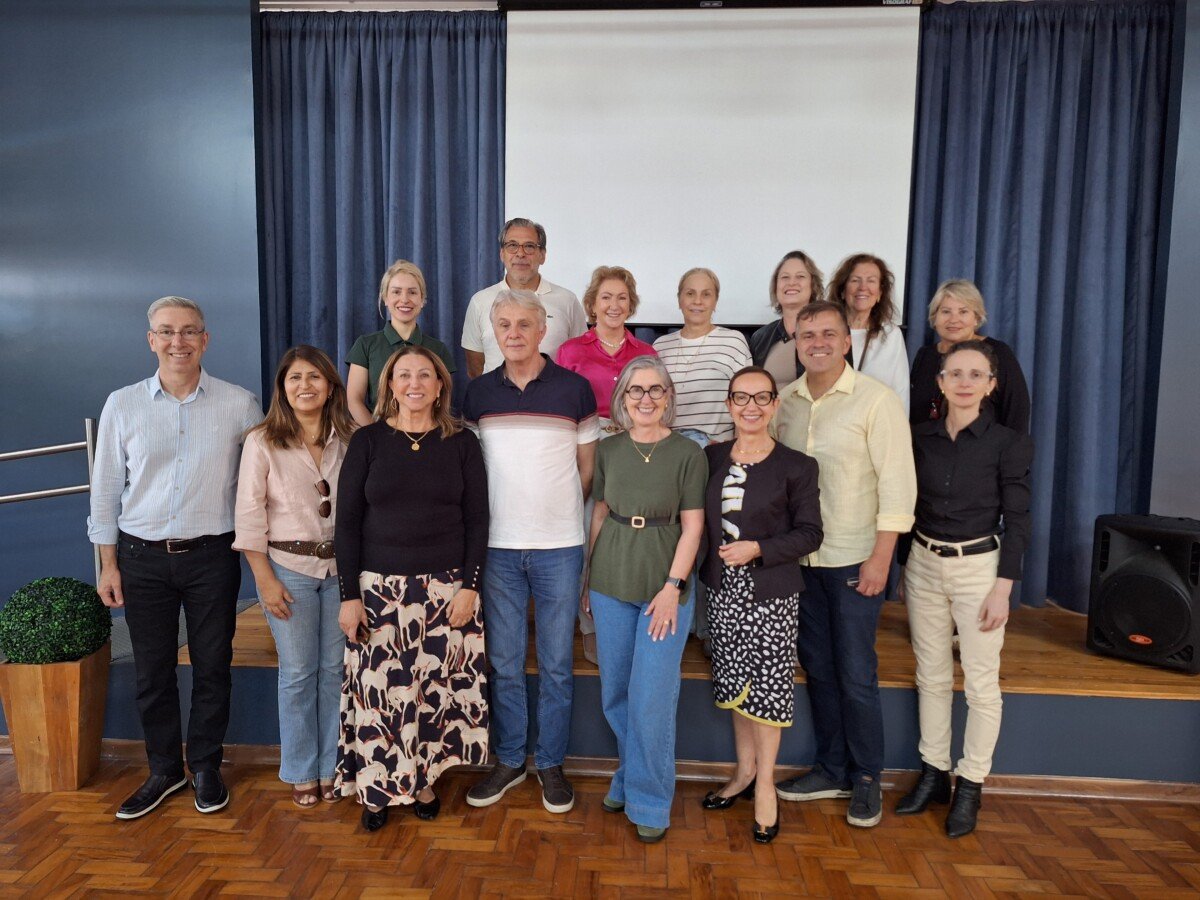 Moema Rosa de Souza é eleita presidente da APAE de Passo Fundo para o triênio 2026/2028