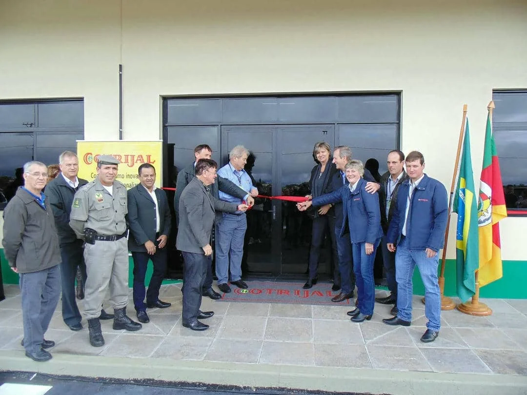 COTRIJAL INAUGURA UNIDADE ADMINISTRATIVA EM NÃO-ME-TOQUE