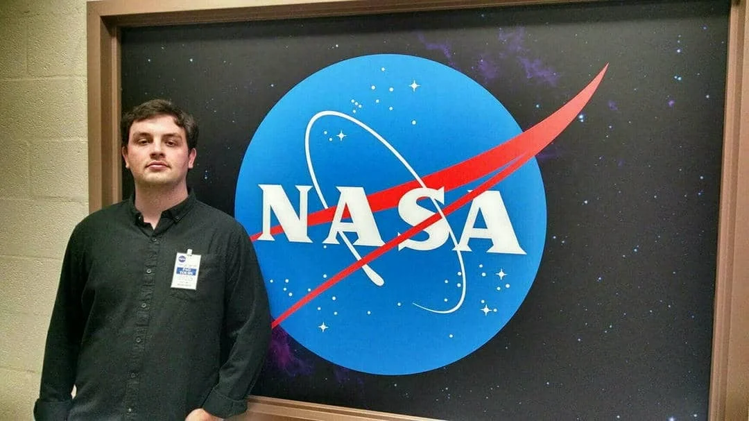 “Mãe, fui fazer um satélite e já volto”