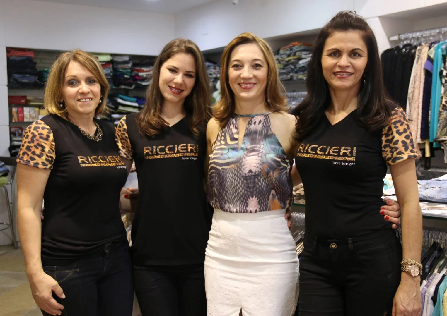 Elegance lança coleção primavera/verão