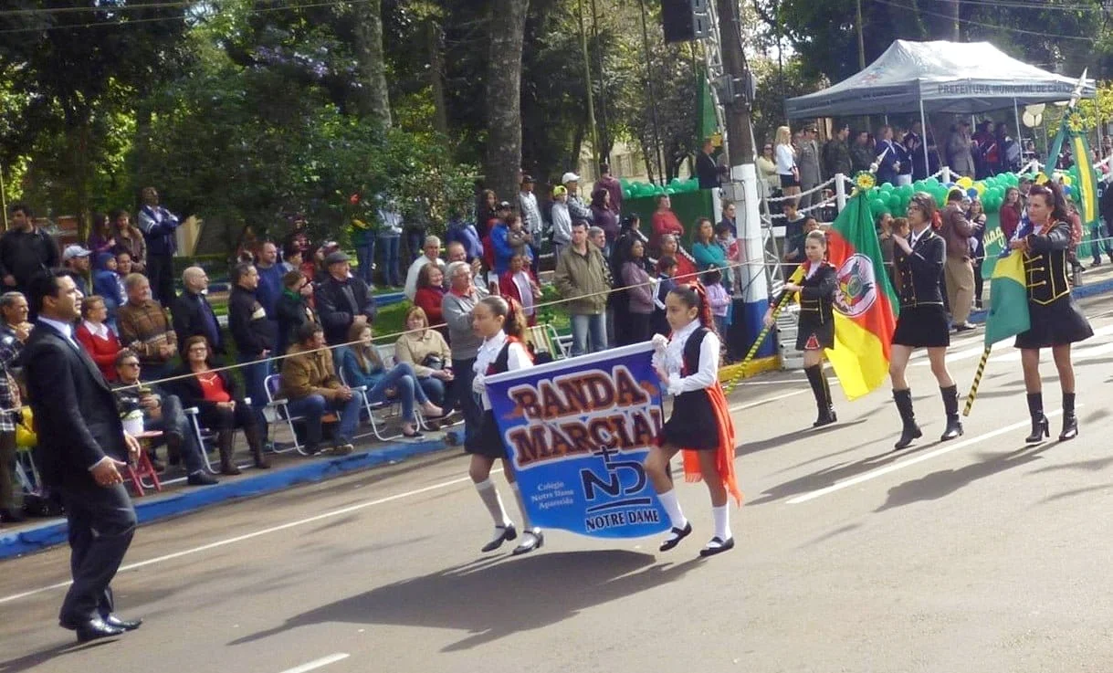 Prof. Sebastião comemora 30 anos de Desfiles Cívicos