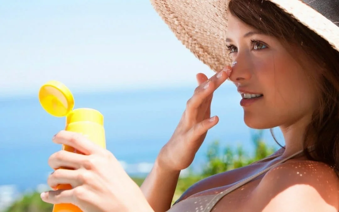 8 erros com o filtro solar que você provavelmente está cometendo