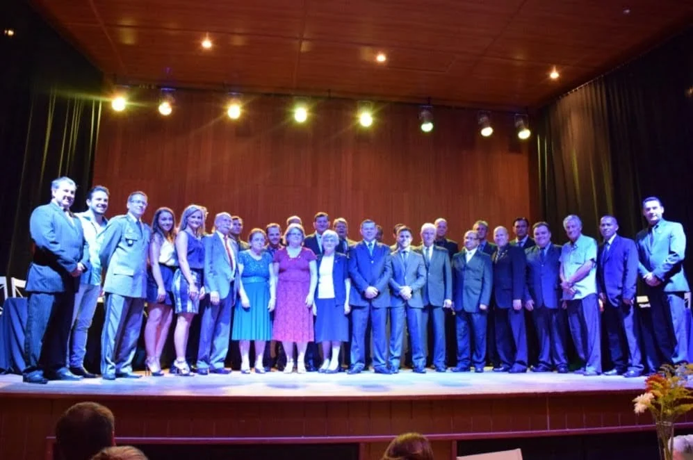 Legislativo homenageia carazinhenses em sessão solene