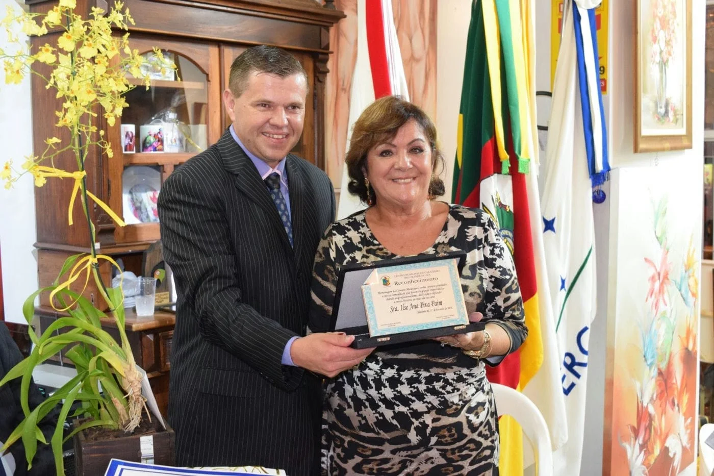 Legislativo homenageia 20 anos da D’Arte Galeria