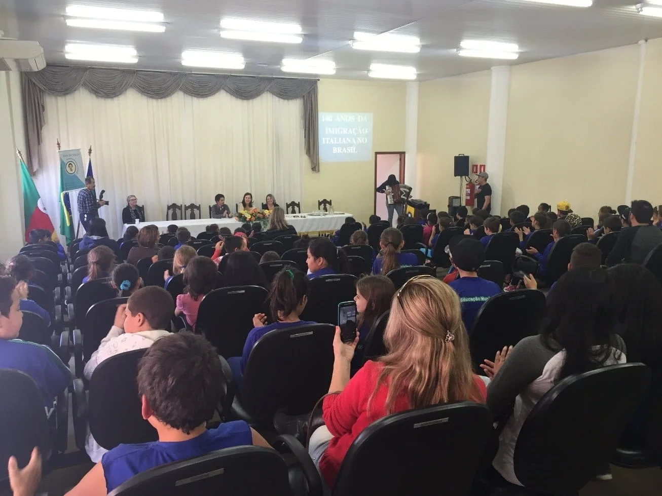 Alunos participam da IV Semana das Letras em Passo Fundo