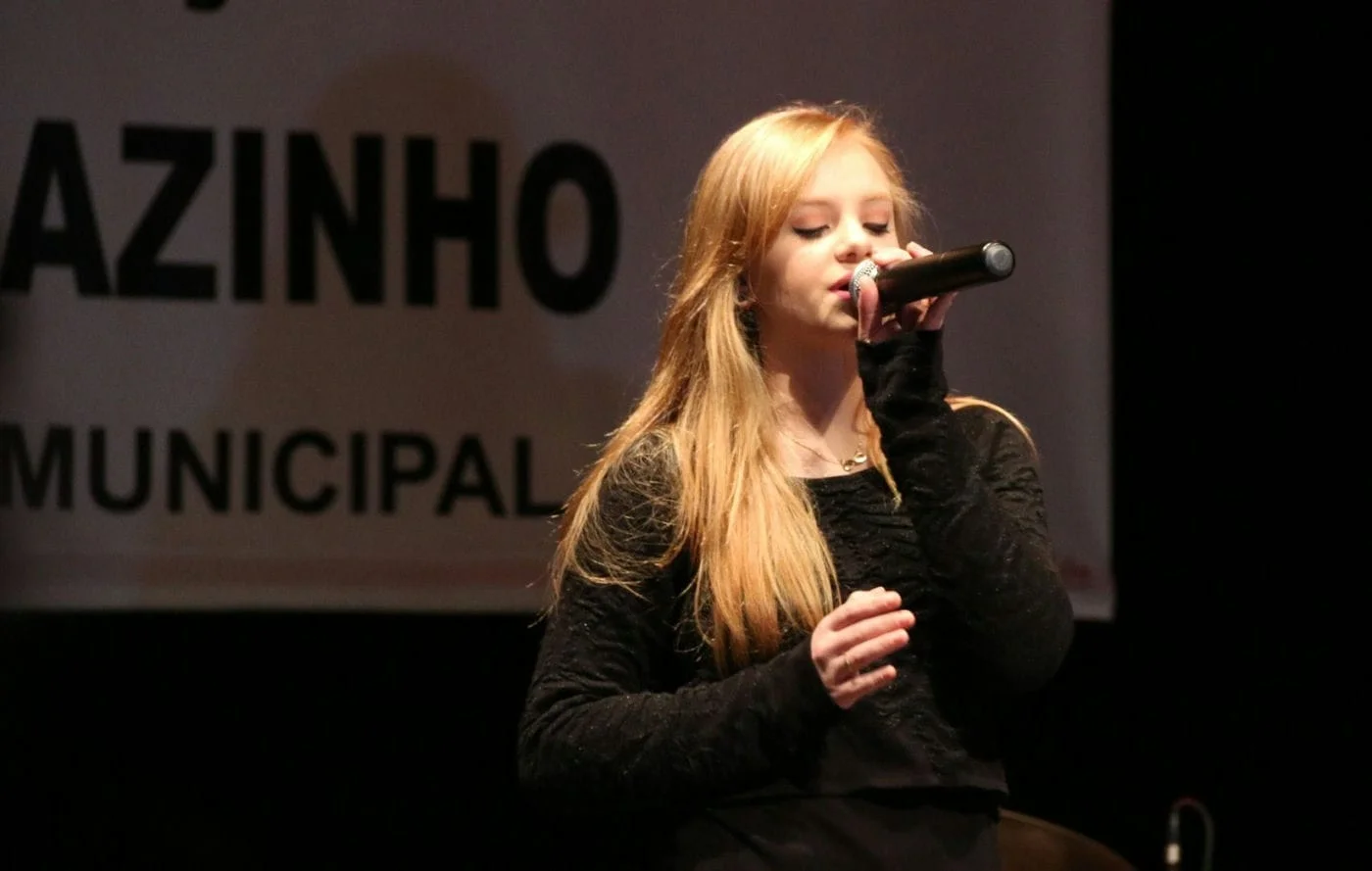 Jovens talentos de Carazinho encantam na 1ª noite de apresentações do FESCA