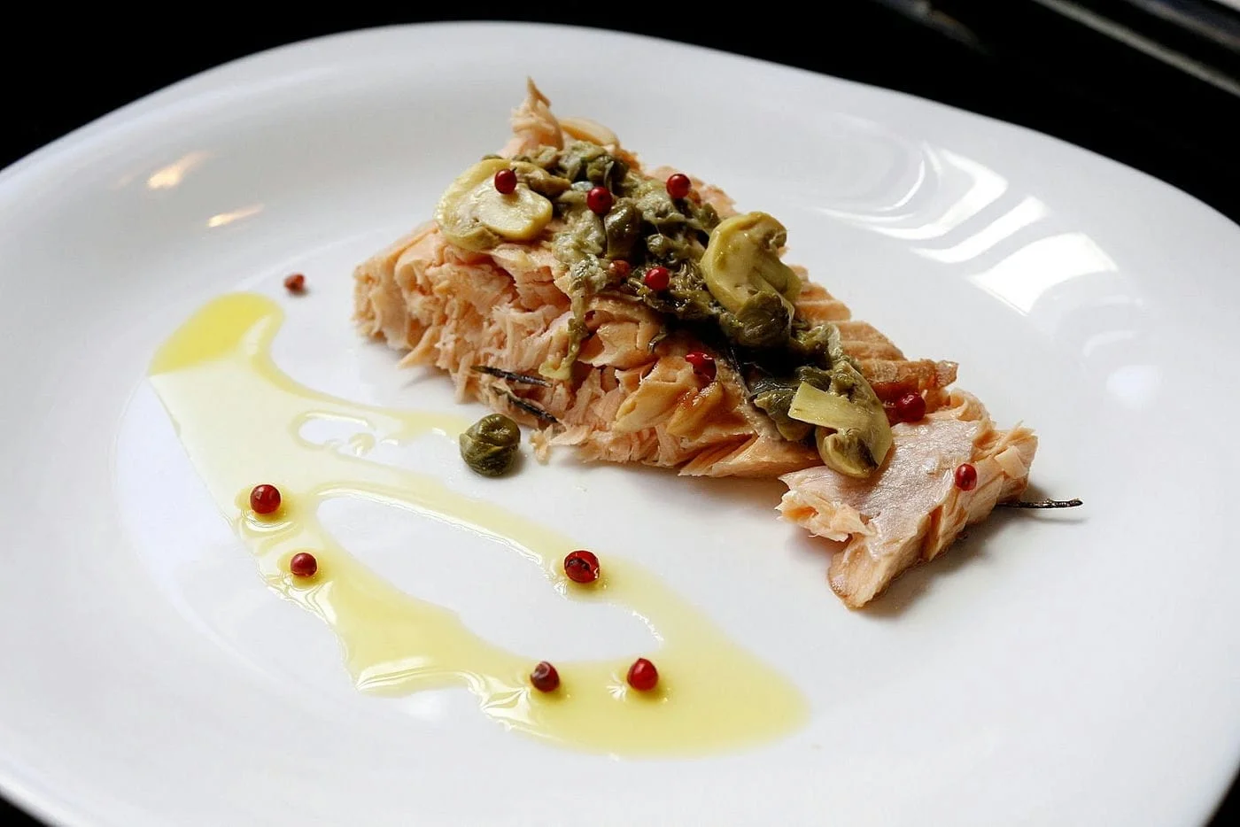 Salmão ao Molho de Alcaparras