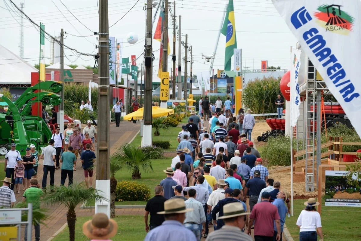 Quinta-feira de público recorde no Parque da Expodireto Cotrijal