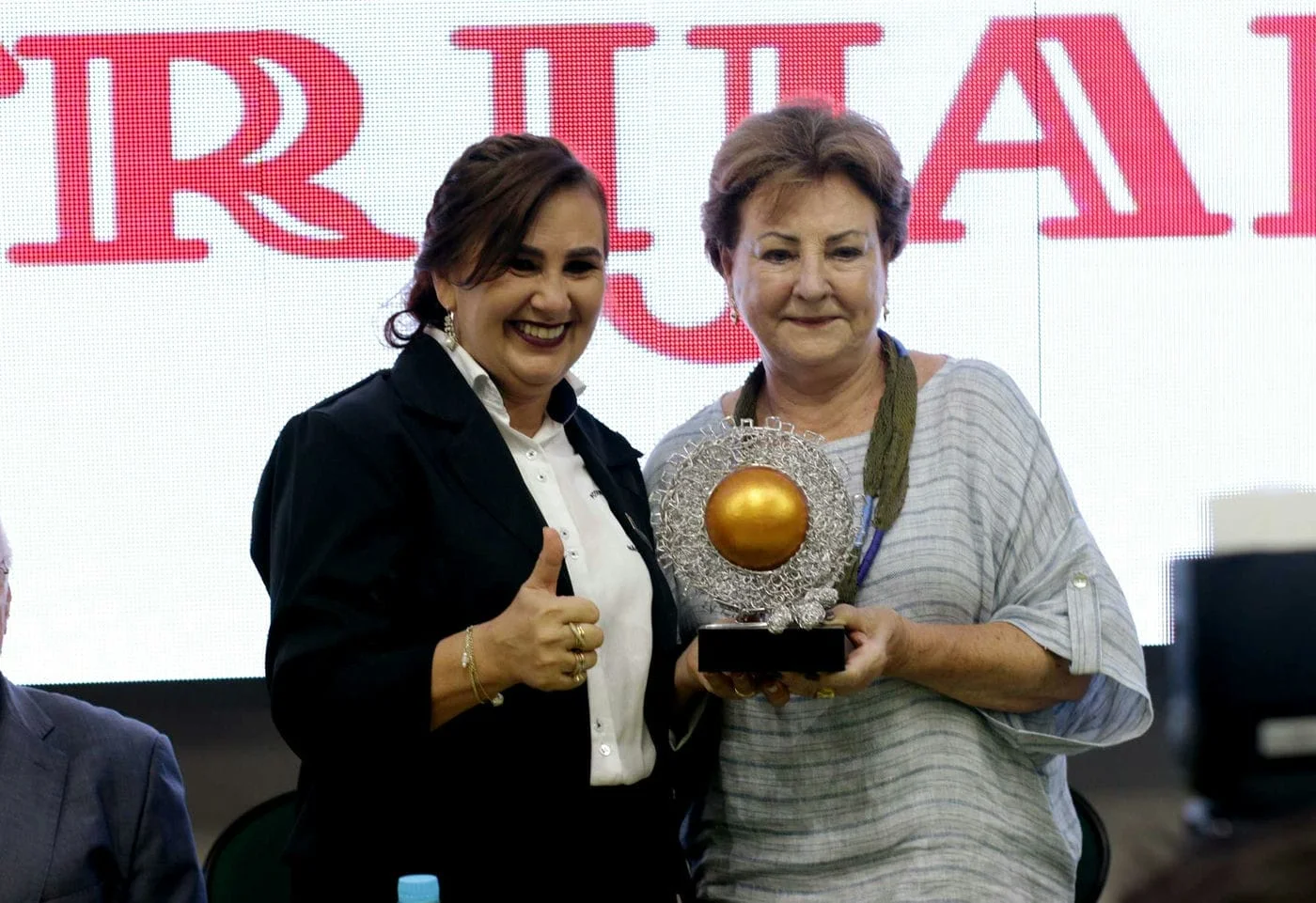 Câmara de Vereadores de Não-Me-Toque homenageia Carlos Sperotto com o Troféu Semente de Ouro