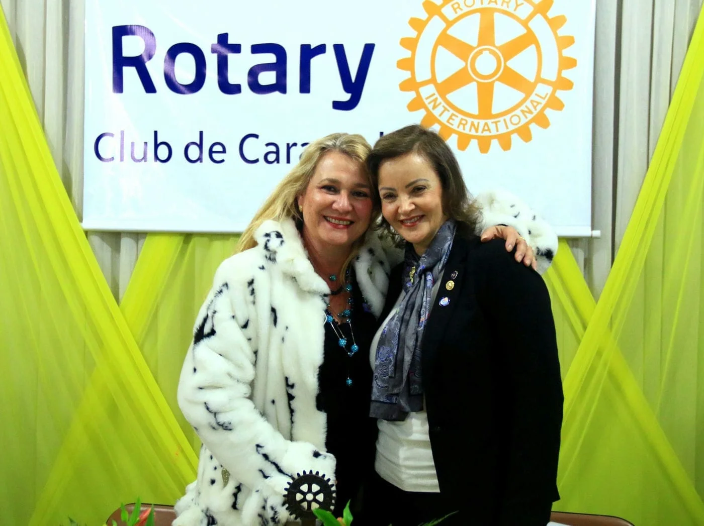 Rotary Club de Carazinho empossa nova diretoria
