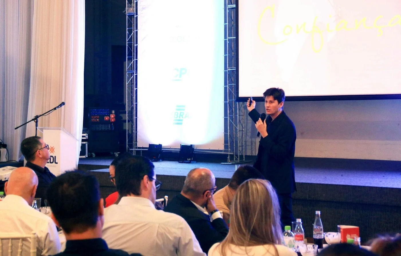 Reunião Almoço da CDL Passo Fundo aborda falha e recuperação de serviços