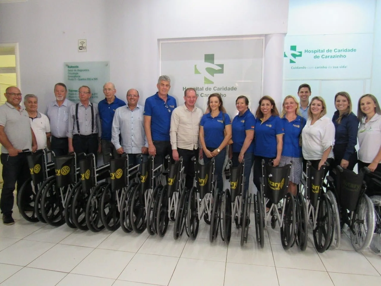 Rotary Club de Carazinho entrega cadeiras de rodas ao HCC