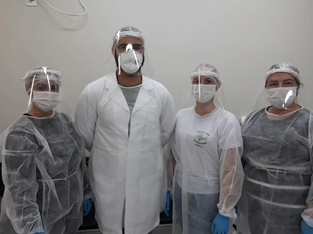 Grupo “Todos pela Saúde” já produziu mais de mil protetores faciais