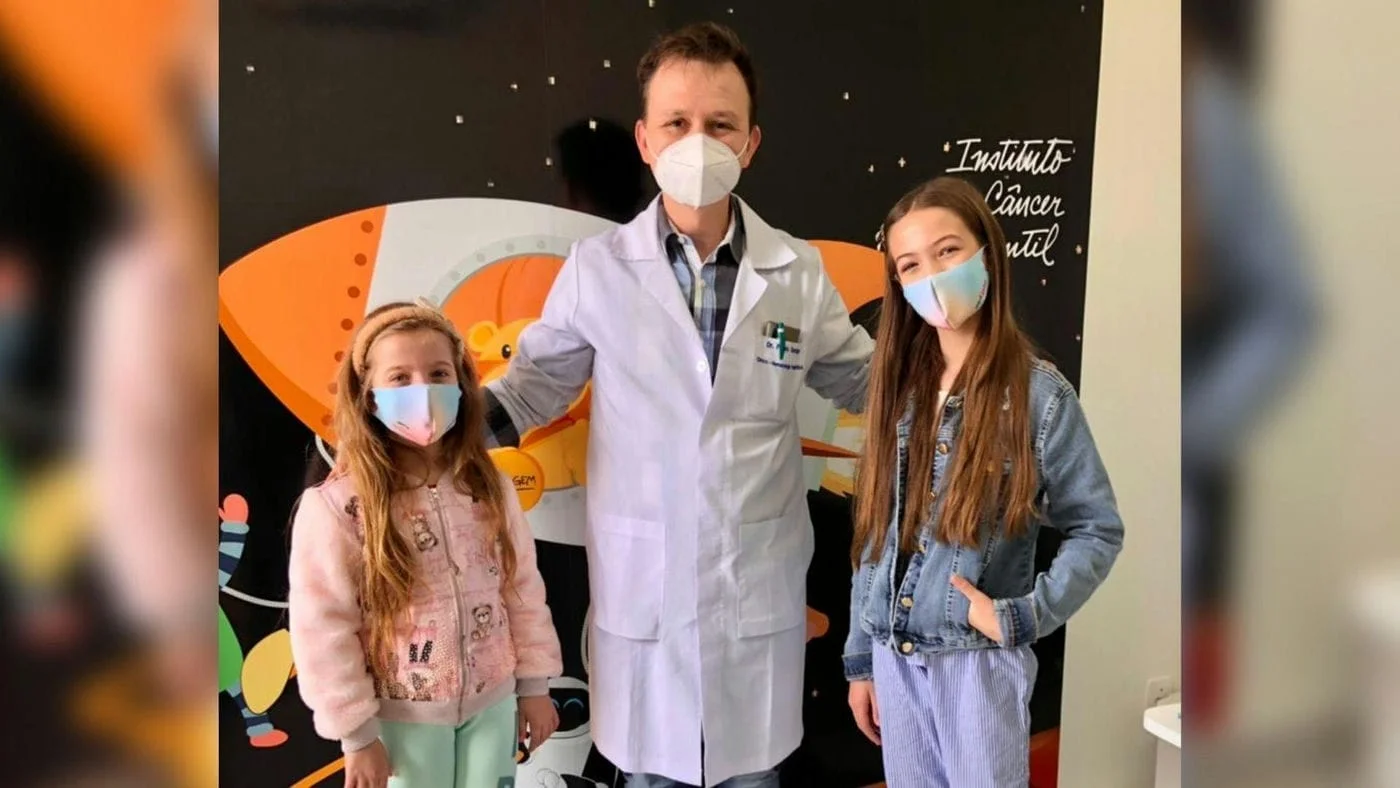 Marias entregam máscaras para o Centro Oncológico Infantojuvenil do HSVP