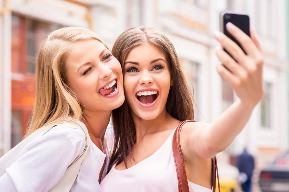 Clareamento Dental – Porque uma boa selfie pede um belo sorriso!