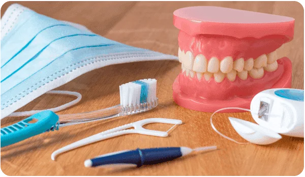 Quem usa implante pode ter doenças como periodontite, gengivite e cárie?