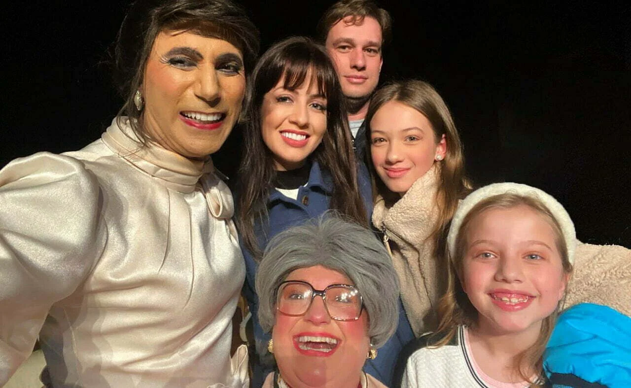 Marias prestigiam espetáculo das irmãs Pereira