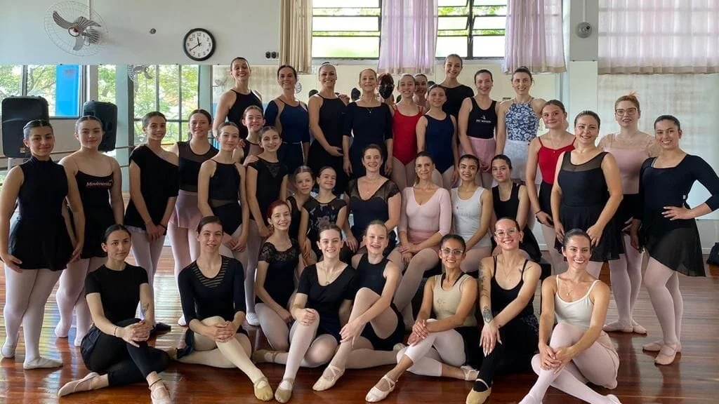 Performance com Maria Gabi é premiada no Encontro Estadual de Dança