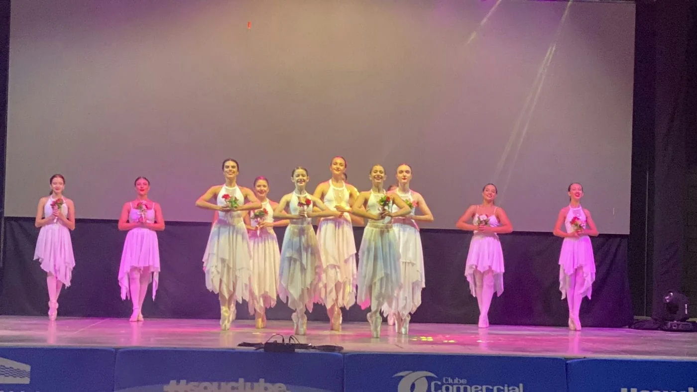 Rainha Juvenil do Carnaval Infantil, Maria Gabi participa de evento de inauguração da Arena Clube Comercial