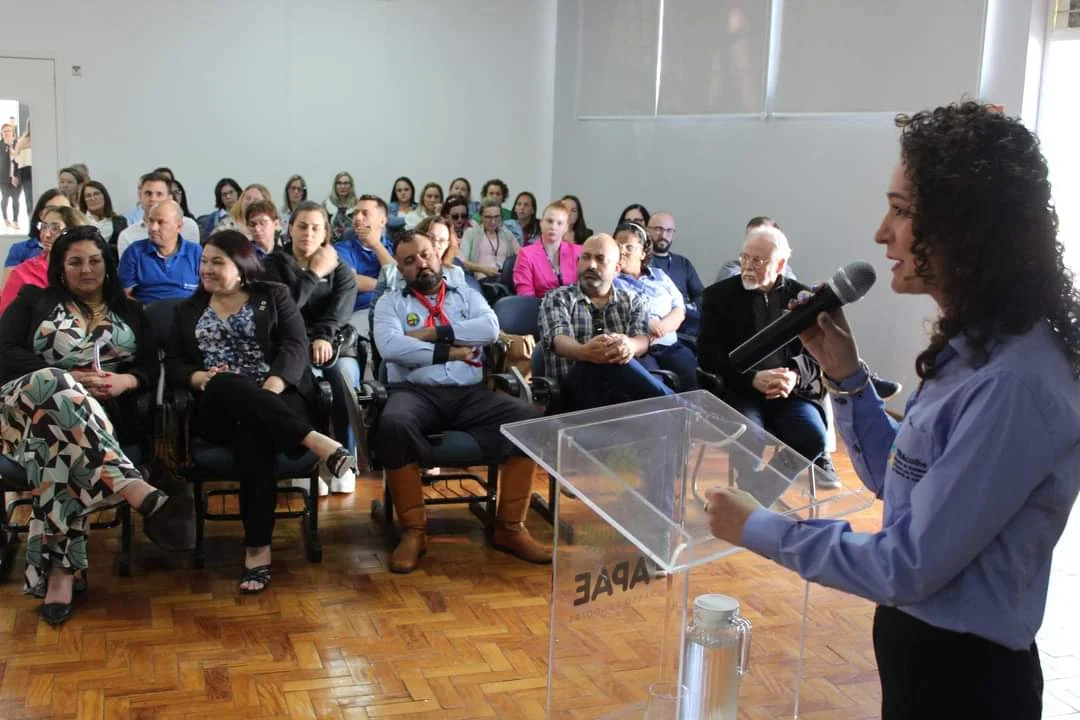 CRR APAE de Passo Fundo apresenta pesquisa de instrumento que facilitará triagem de crianças com suspeita de autismo