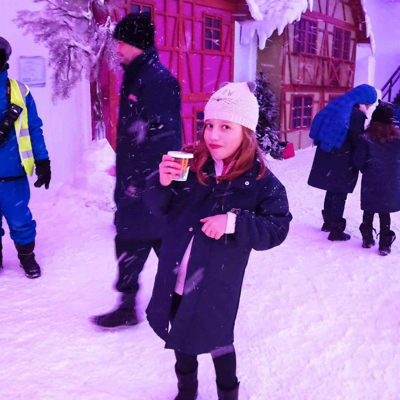 Maria Antônia curte férias em SC