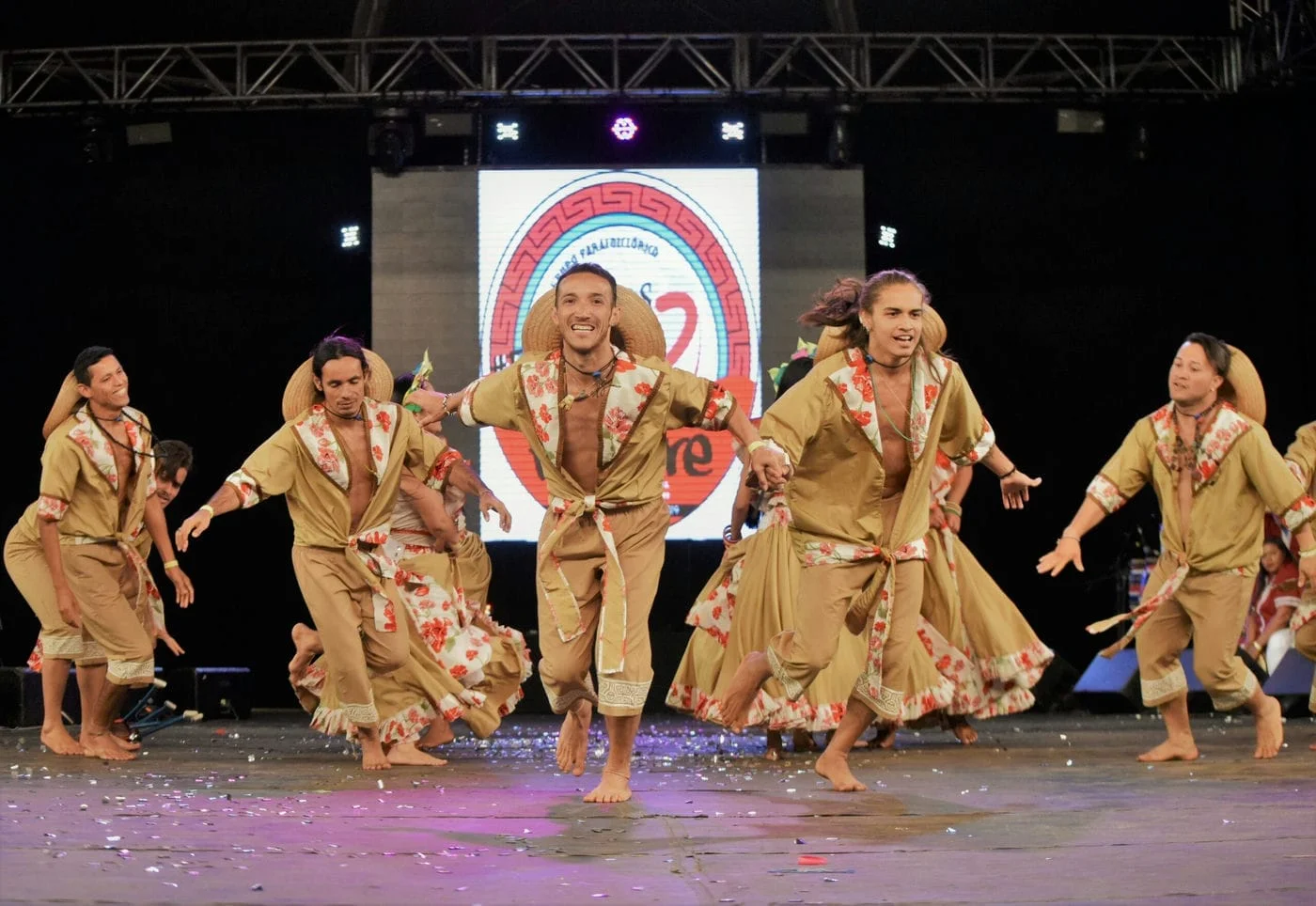 Baillar e SESC apresentam espetáculo de danças do Grupo Frutos Do Pará