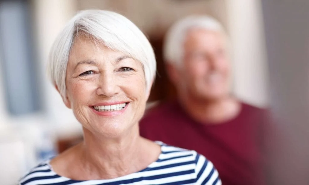 Como os Implantes dentários auxiliam a manter a estrutura óssea dos maxilares