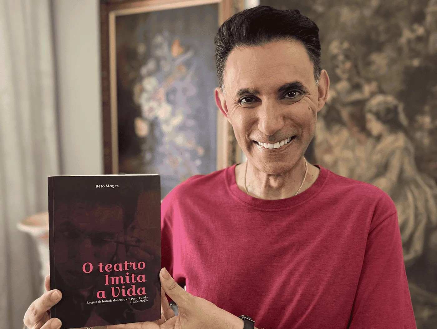 O Teatro Imita a Vida: passo-fundense lança livro que resgata as últimas quatro décadas da história do teatro em Passo Fundo