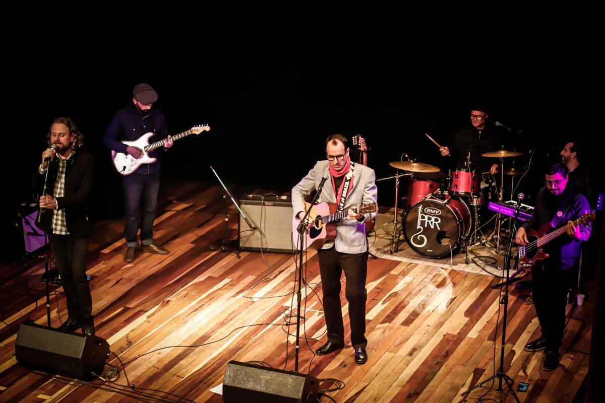 Banda de Passo Fundo lança nova música com promoção de Dia dos Namorados