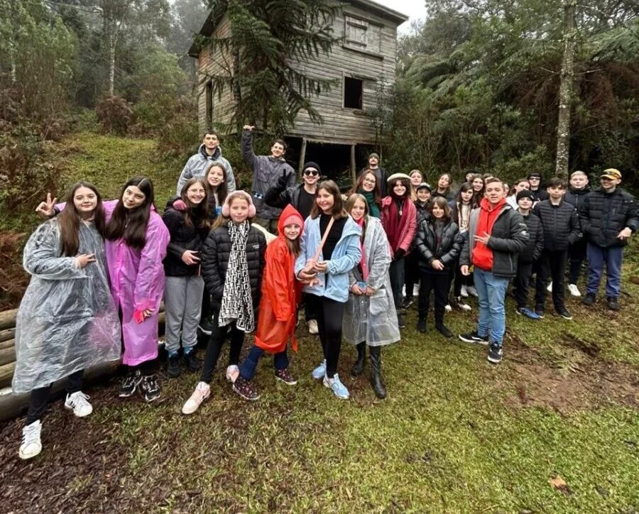 Maria Antônia curte imersão no inglês em viagem para SC