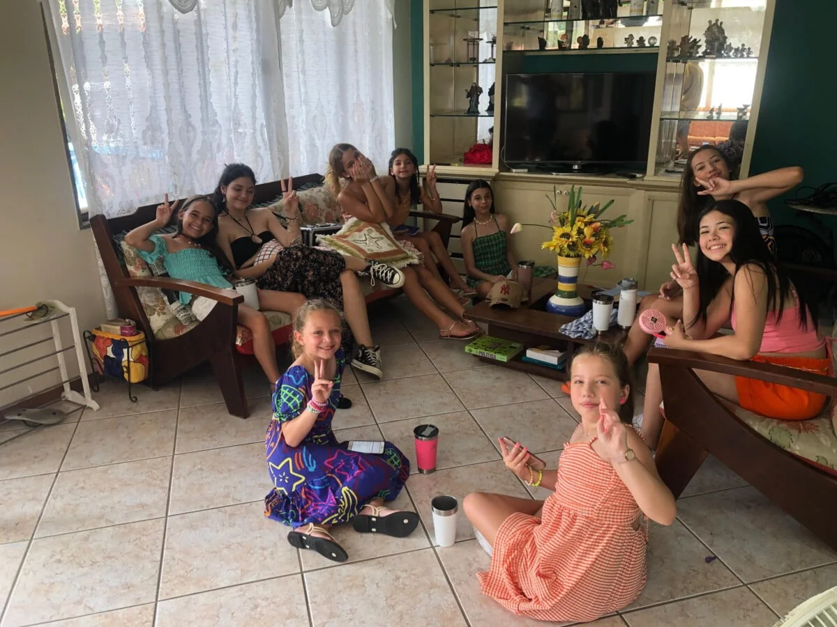 “O Vilarejo dos Sonhos Flutuantes”, com Maria Antônia e Maria Gabi, ganha novo trailer