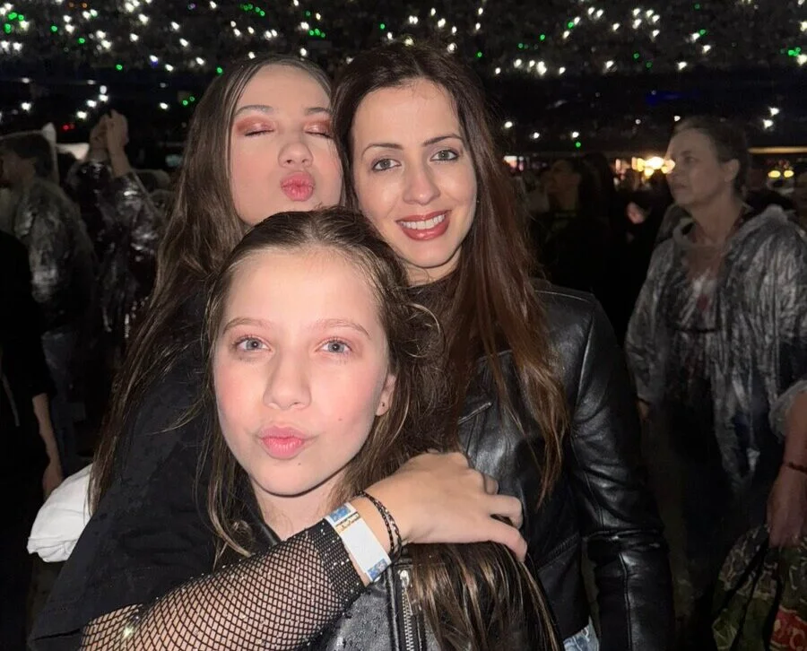 Maria Antônia e Maria Gabi curtem show de Bruno Mars em São Paulo