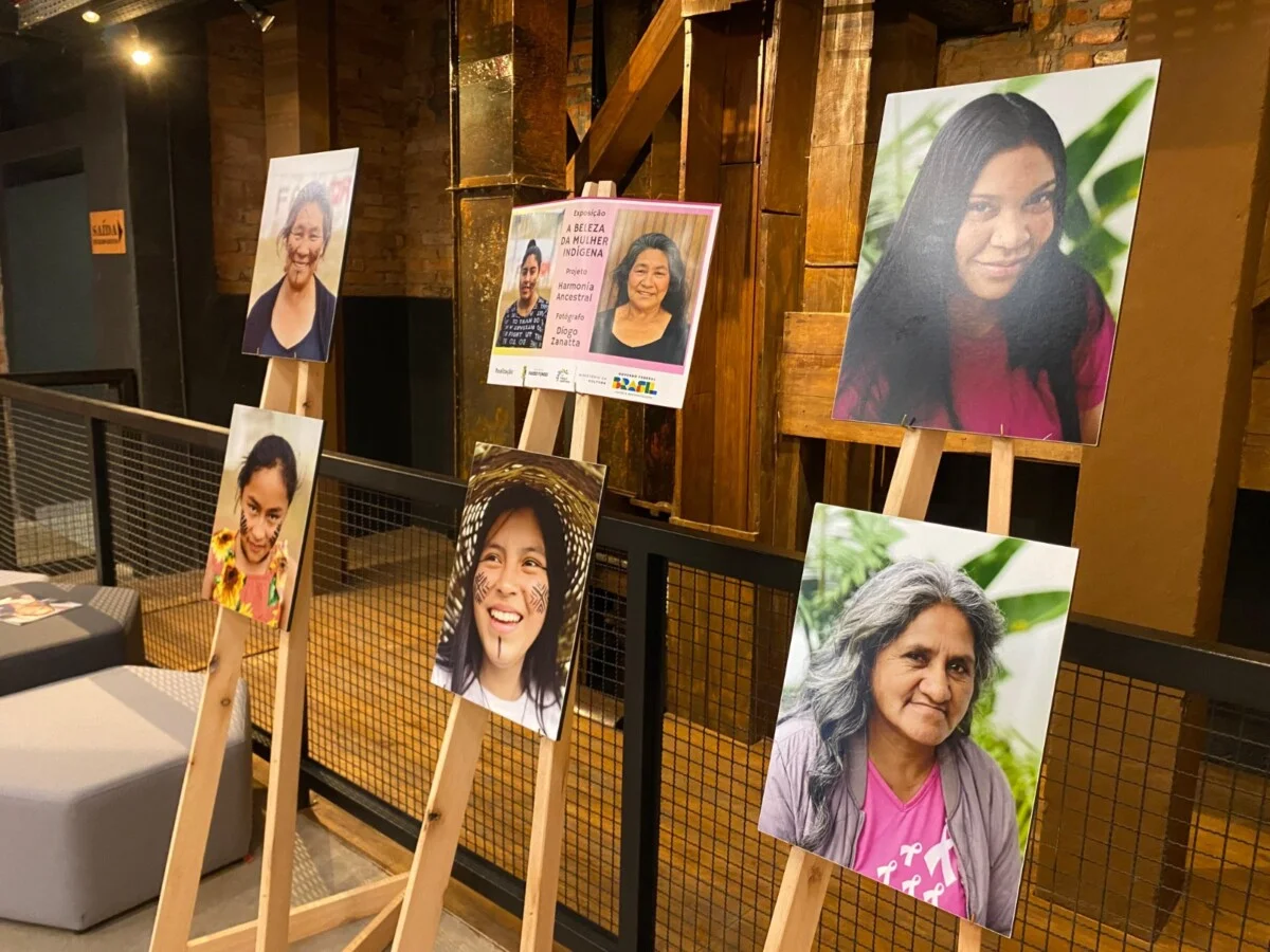 Hub Aliança recebe exposição fotográfica “A beleza da mulher indígena”