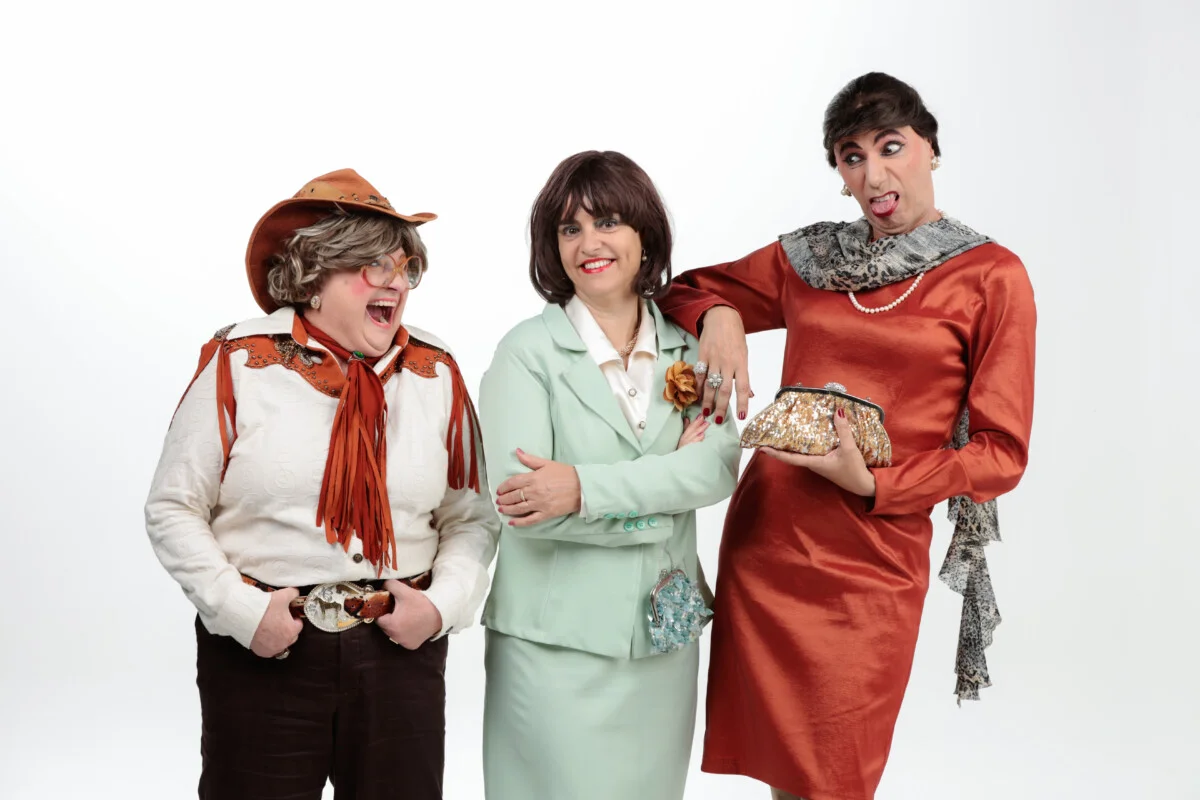 Irmãs Pereira: A Fênix Ressurge: o passado bate à porta em nova comédia teatral