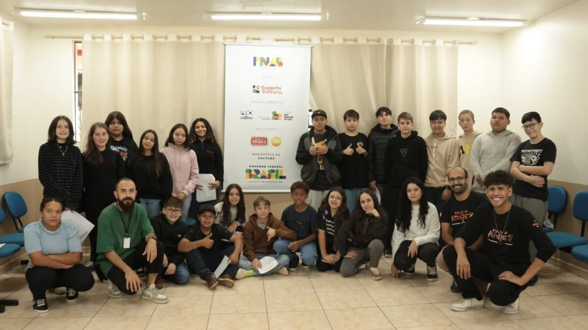Projeto cultural leva oficinas de teatro gratuitas para cerca de 150 estudantes da rede pública de Passo Fundo e região