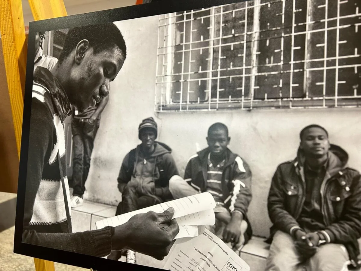 Bella Città Shopping recebe exposição que retrata a comunidade senegalesa em Passo Fundo