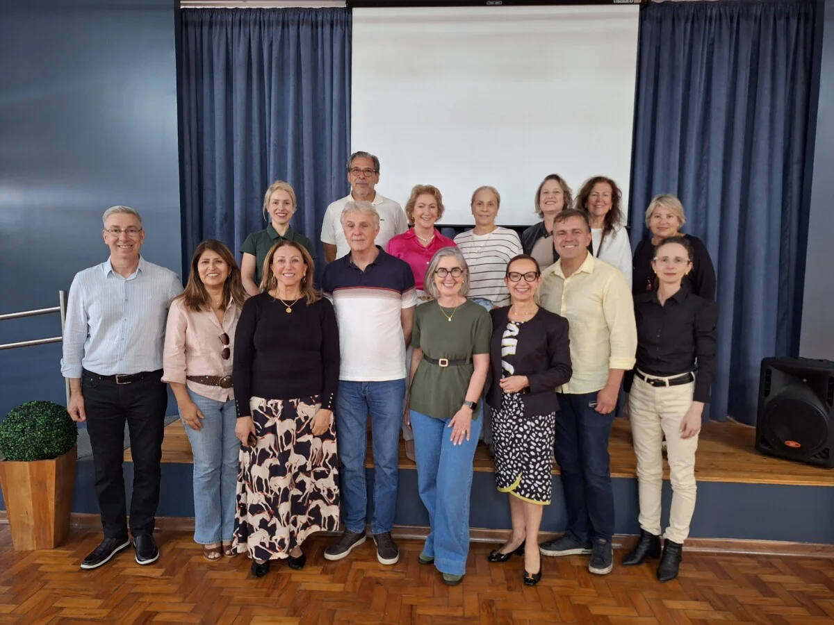 Moema Rosa de Souza é eleita presidente da APAE de Passo Fundo para o triênio 2026/2028